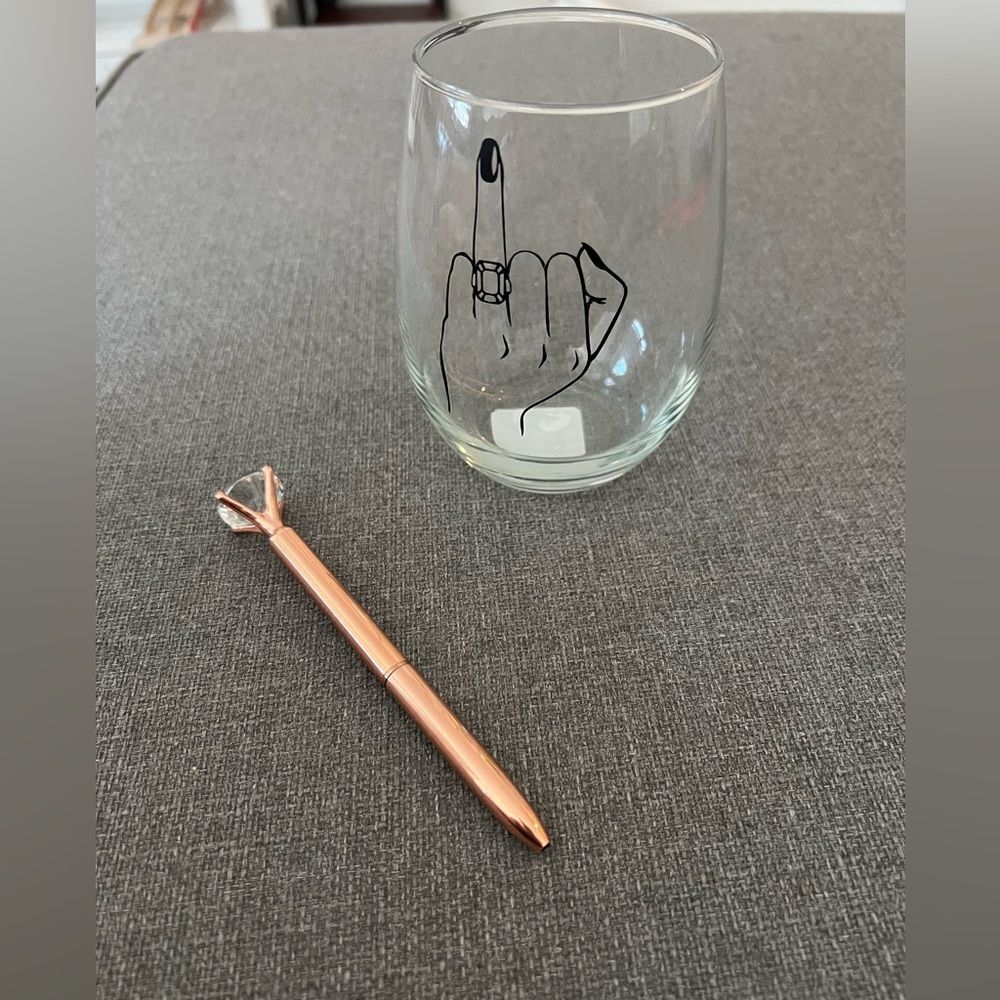 💕ENGAGED Wine Glass & Diamond Pen
